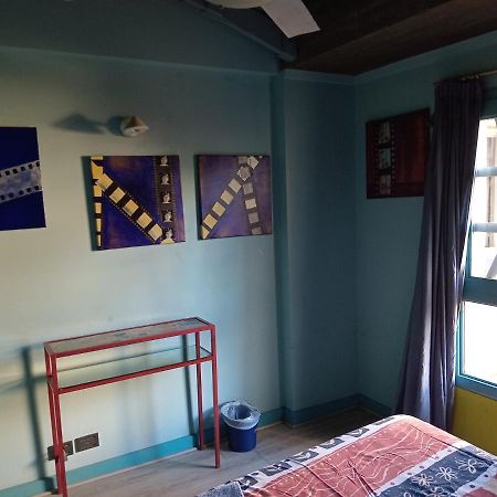 ブエノスアイレスCuartos En El Segundo Piso De Casa De Artista En Floresアパートメント エクステリア 写真