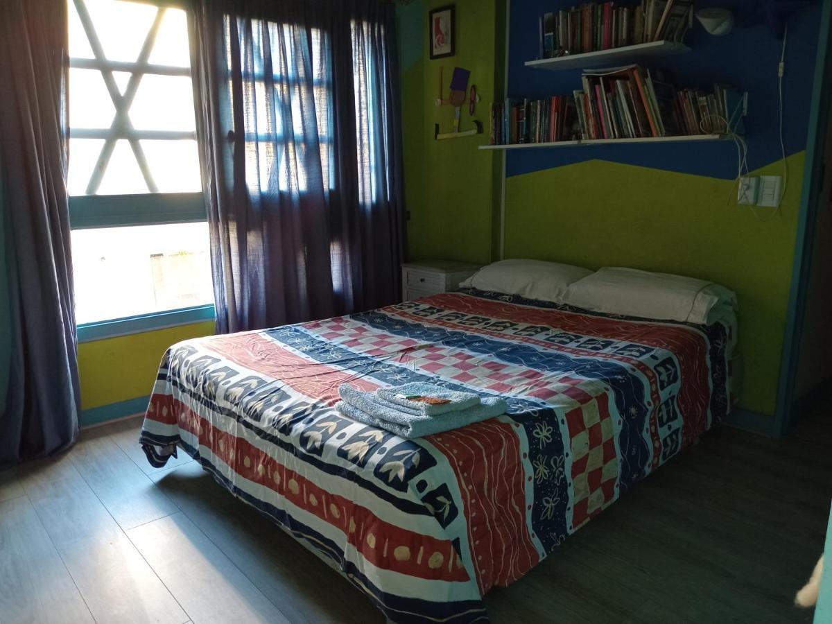 ブエノスアイレスCuartos En El Segundo Piso De Casa De Artista En Floresアパートメント エクステリア 写真