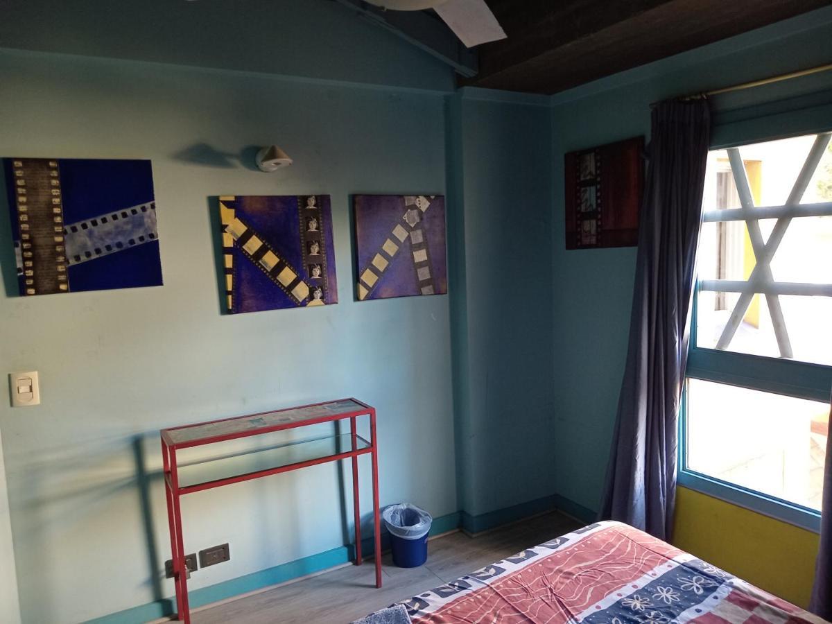 ブエノスアイレスCuartos En El Segundo Piso De Casa De Artista En Floresアパートメント エクステリア 写真